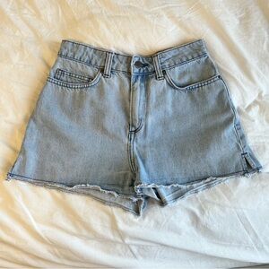 Roxy Light Wash High Waisted Raw Hem Side Slit Denim Jean Shorts Size 25